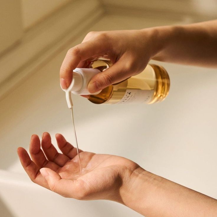 SKIN1004 - Madagascar Centella Light Cleansing Oil 200ml